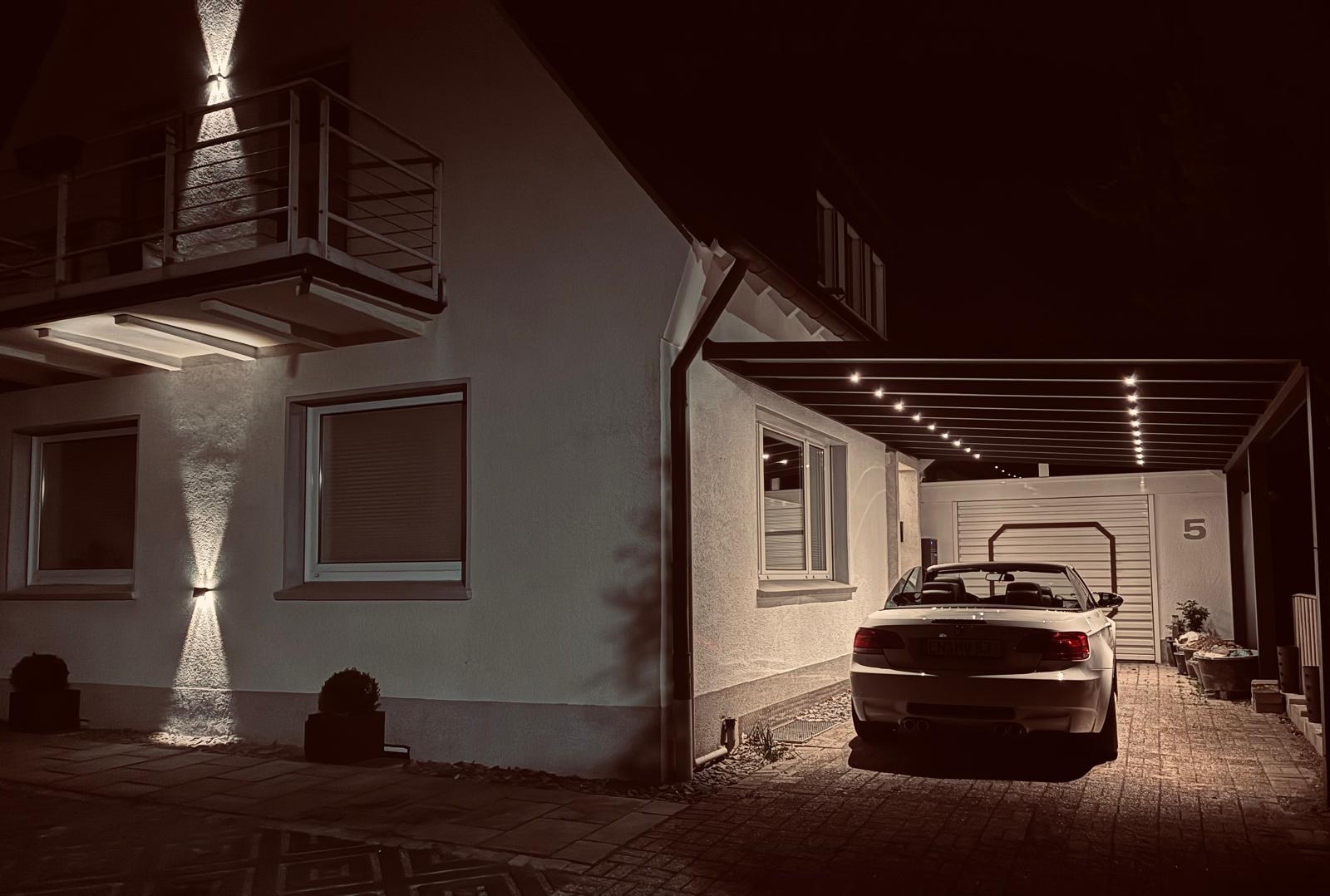 Carport Anthrazit mit Beleuchtung bei Nacht Gevelsberg